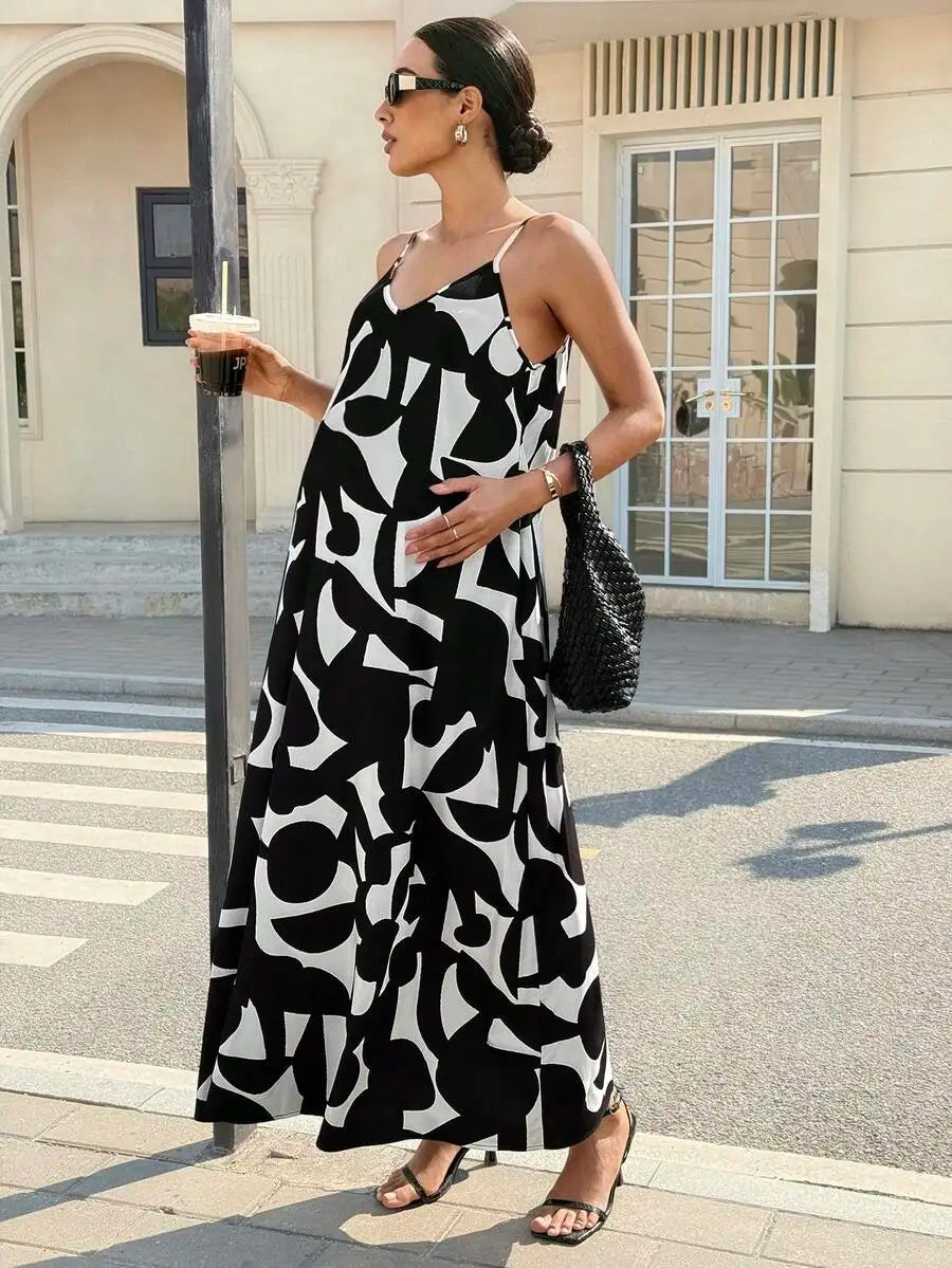 Elegant Black And White Geometric Print V-Neck Sleeveless Maternity Maxi Dress For Summer Holiday Casual Outing