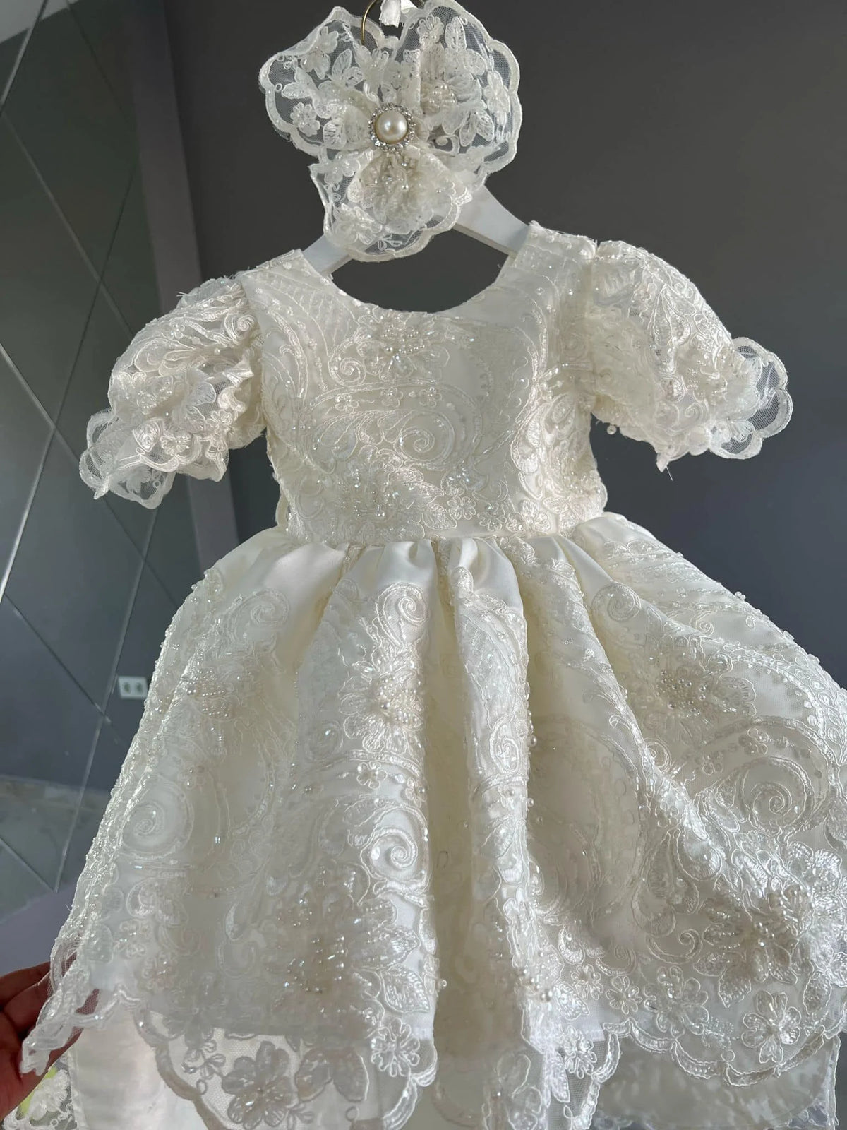 Customized Ivory Baby Christening Gowns Lace Appliques Girls Baptism Vintage Long Newborn Kids Birthday First Communion Dresses