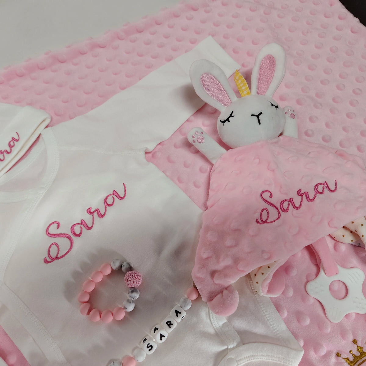 Personalized 6PCS Baby Birthday Gifts Set for Newborn Boy and Girl Custom Baby Security Blanket Onesie Bib Beanie Pacifier Clip